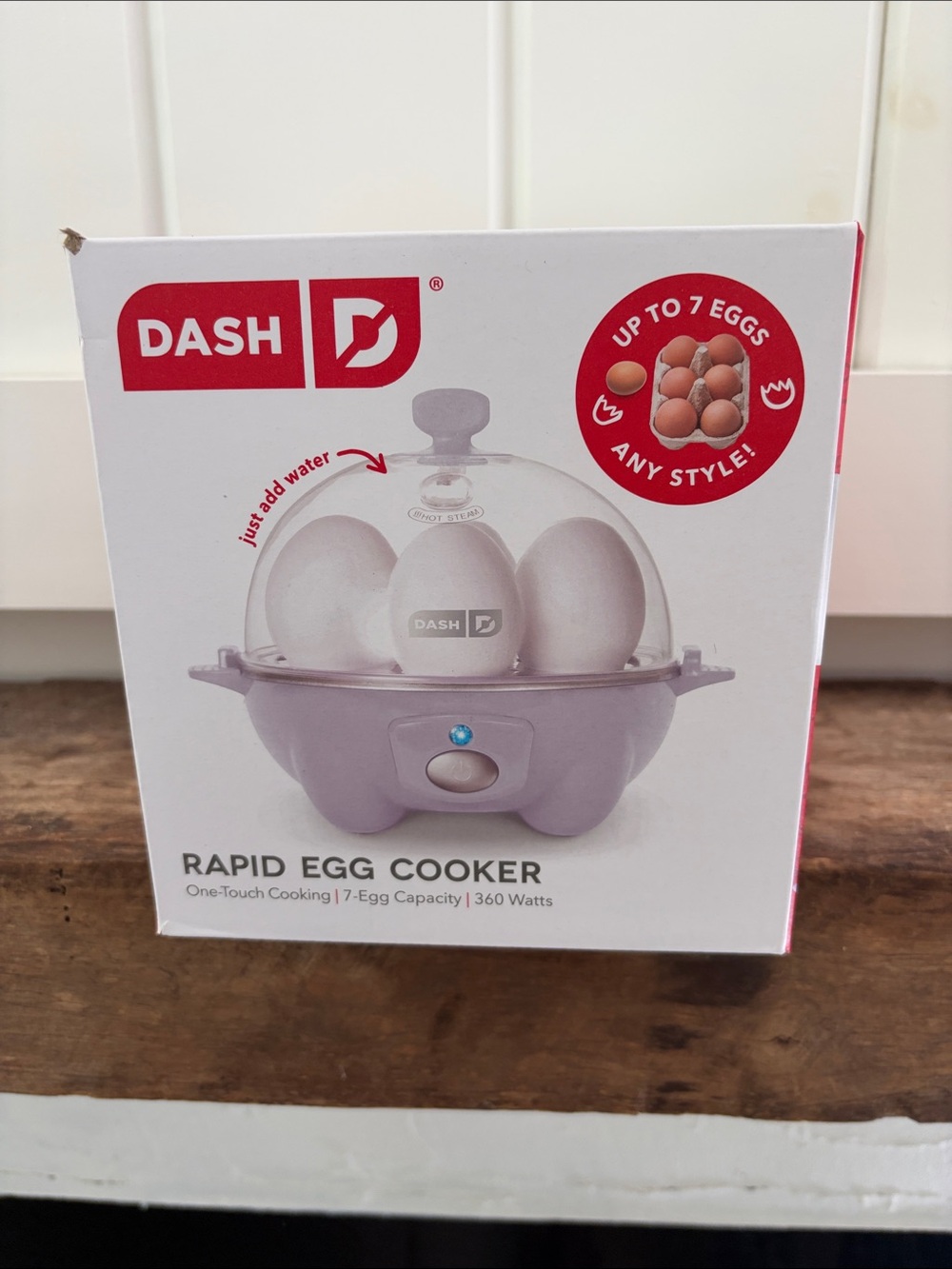 Dash Rapid Egg Cooker in Light Purple and White
